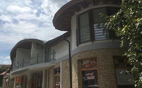 Konde Apartments A