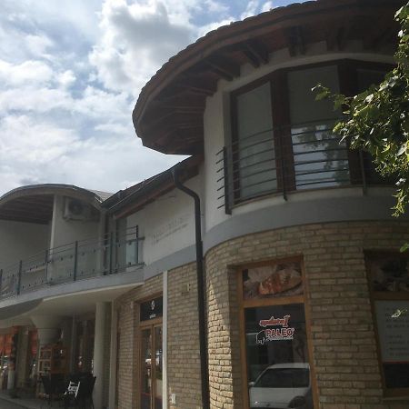 Konde Apartments A Dunajská Streda Exteriér fotografie