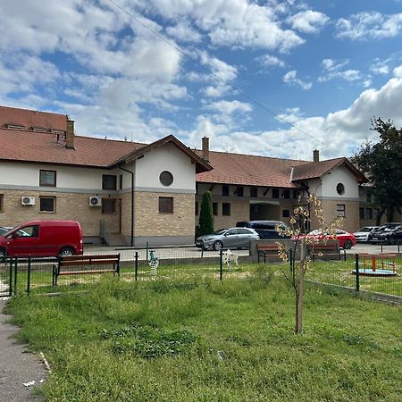 Konde Apartments A Dunajská Streda Exteriér fotografie