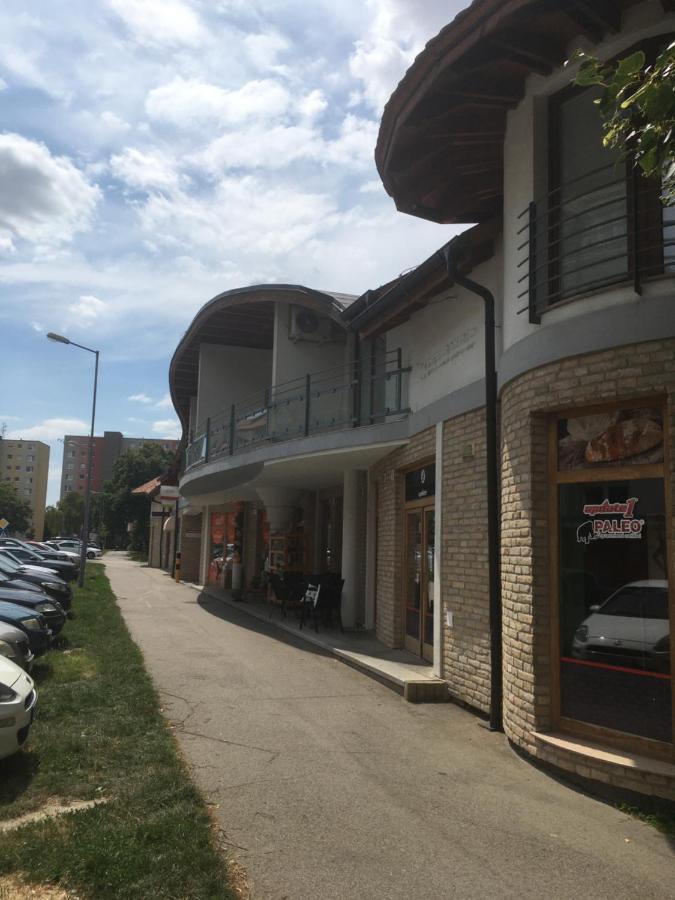 Konde Apartments A Dunajská Streda Exteriér fotografie