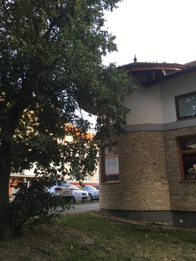 Konde Apartments A Dunajská Streda Exteriér fotografie
