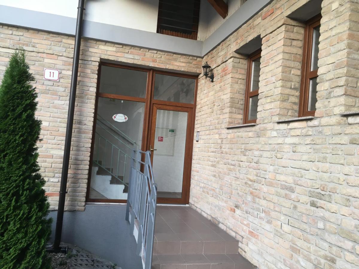 Konde Apartments A Dunajská Streda Exteriér fotografie