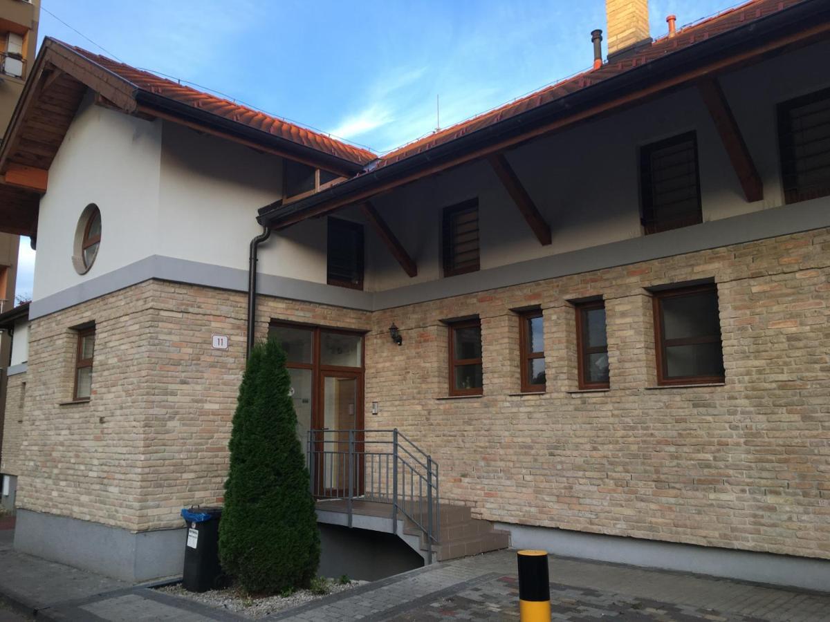Konde Apartments A Dunajská Streda Exteriér fotografie